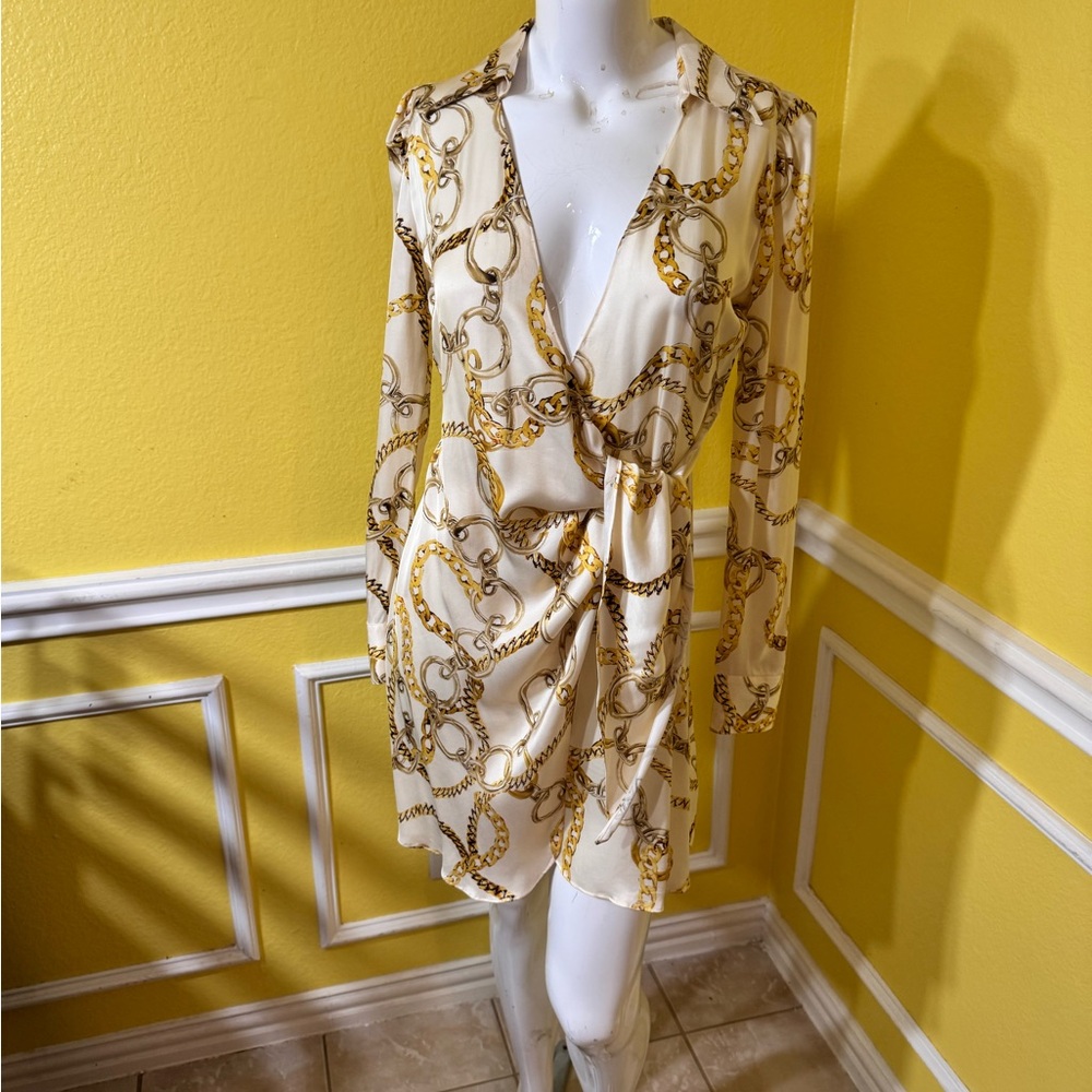 L'AGENCE White and Gold Chain Pattern Blouse - Picture 4 of 16